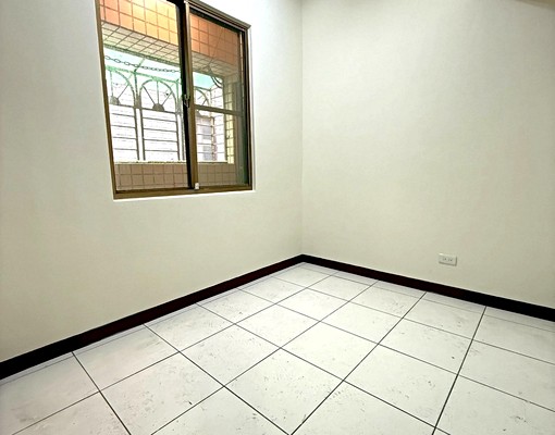 萬大黃昏市場旁三房(不可補助) - Image 3