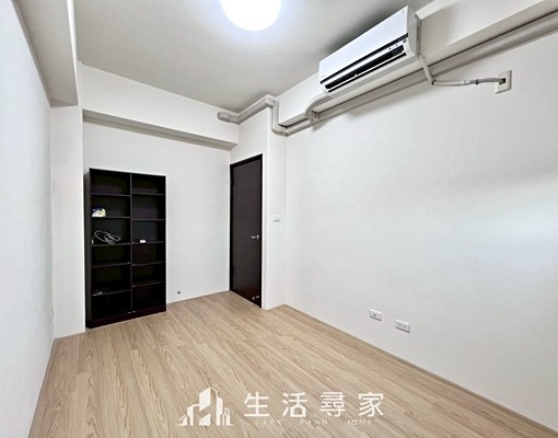近台中火力發電#整棟透天大四房#可租補可戶籍#門前可停車 - Image 9