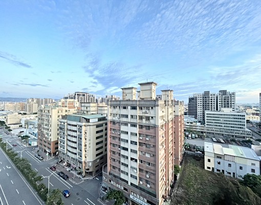 獨家✨梧棲【中港雲頂1】頂樓視野戶大三房平車丨可租補✨ - Image 15