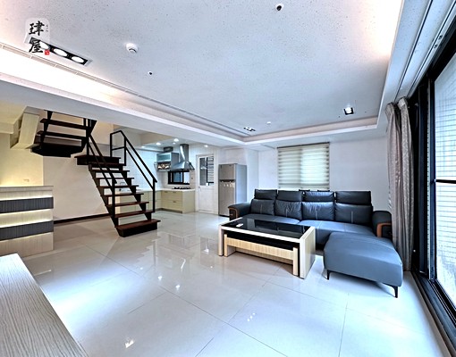 正七期稀有樓中樓🖍四房大露台/平車 - Image 1