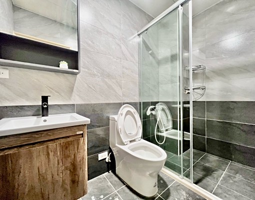 全新搶手電梯大套房/可租補/全新家具家電齊全/含網路 - Image 14