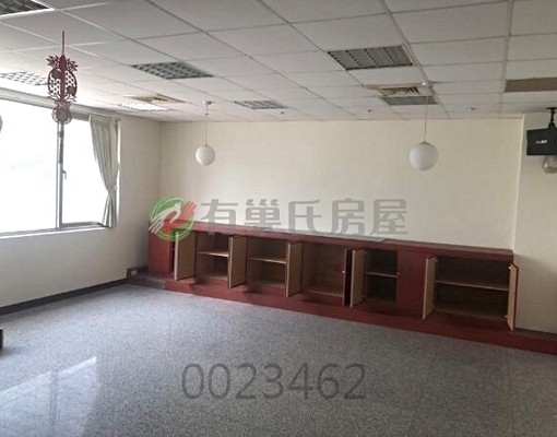 淡江大橋沙崙第一排辦公室可分租 - Image 4