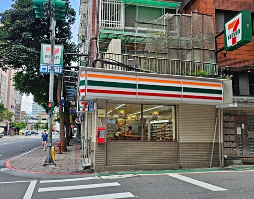 仲介勿擾🚫南京三民全新裝潢三房 - Image 11