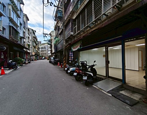 📢水碓稀有倉庫店面🤩新生街一樓💥好停車便宜需整理有一房 - Image 1