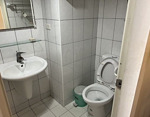 稀有釋出的歐夏蕾美套房鬧中取靜,機會難得,近中國醫,免仲介費 - Image 5