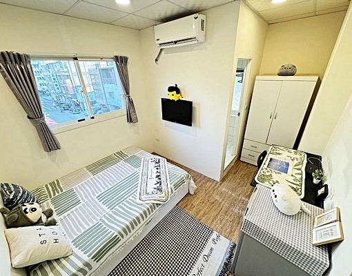 中科大/一中☀全新☀精品高雅漂亮☀木地板☀採光大衛浴☀獨曬 - Image 1