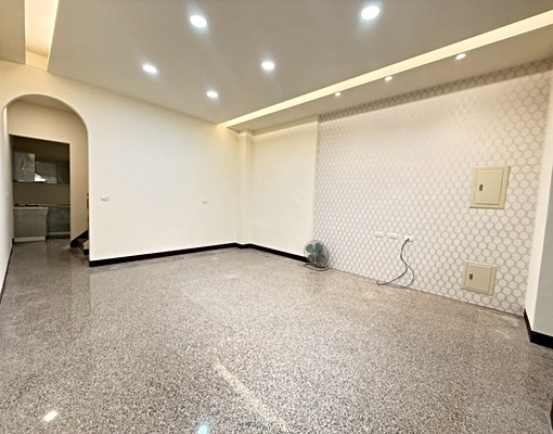 近黃昏市場★全新大四房透天★門口停車★家具電可談★可寵可租補 - Image 2