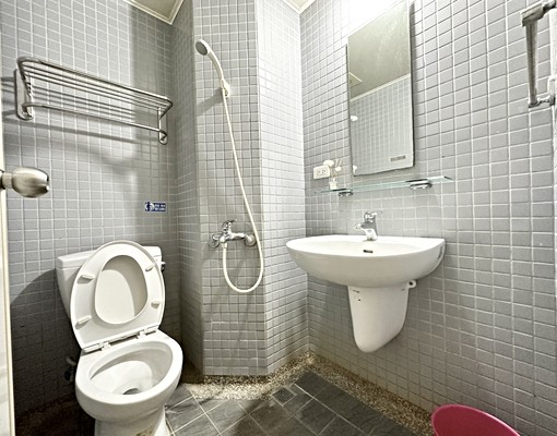 遙遠的漂亮💖可租補大面窗採光💖近修平 - Image 8