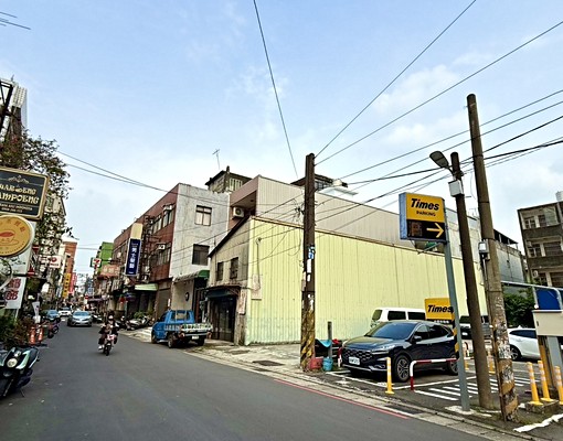 ♕專任獨家✨稀有內壢前站忠勤路可店面的住宅區建地~近內壢國小