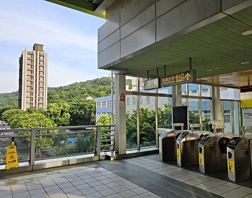 劍南捷運站，美麗華商圈室內車位 - Image 3