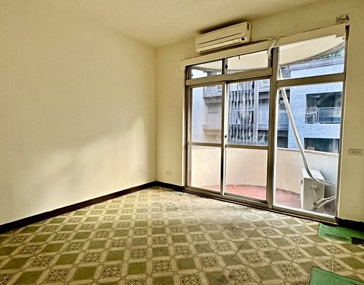 七張捷運約3分鐘！三房公寓3樓！ - Thumbnail 2