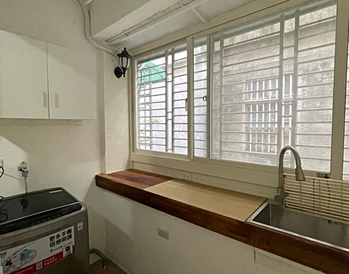 新裝潢豪華配備全套家具近忠貞市場美套房 - Image 3
