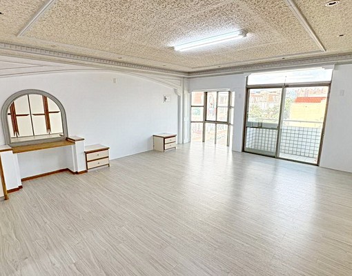 近東橋一路7-11❤全新粉刷-挑高採光大4房❤透天車庫住店 - Image 6
