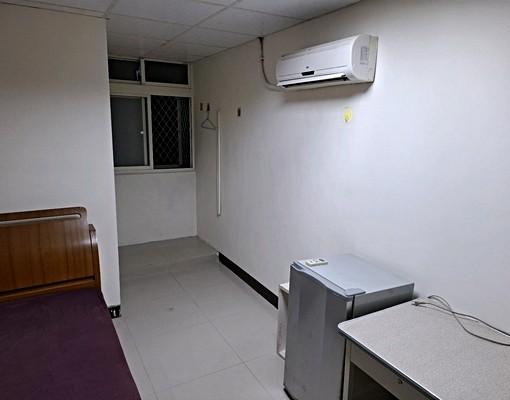 中華路商圈，洛陽街內，鬧中有靜 - Image 4