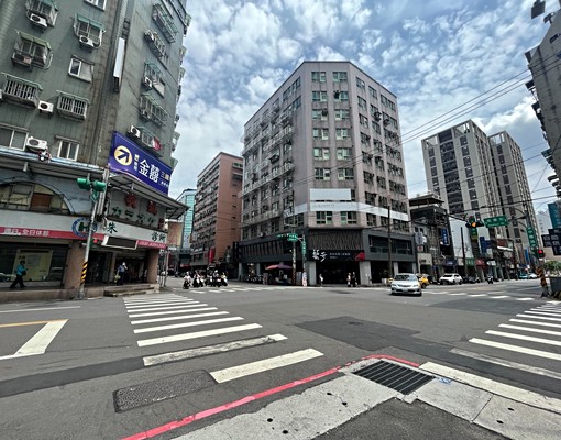 站前中華路1-2樓金店面 - Image 14