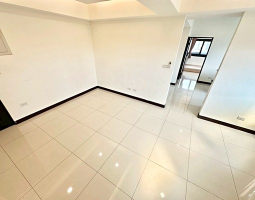 近中科大兩房│可雙租補│台水電│獨洗曬│中島廚 - Image 4