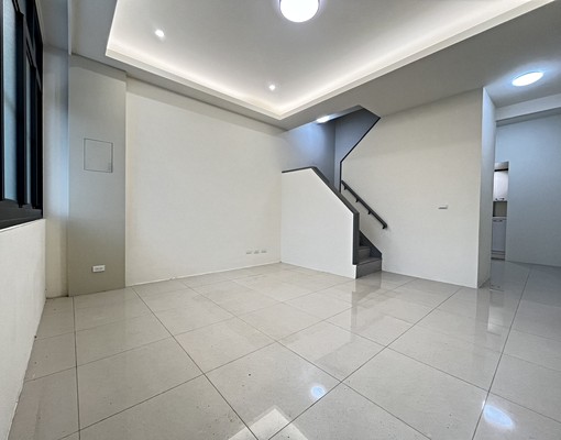 整棟1-4F🔥可寵可租補💖大四房空屋✨遮雨車庫✅ - Image 3