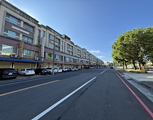 楊梅埔心~四維商圈-價可議~旗艦公園首排~黃金店住整棟透~ - Image 1