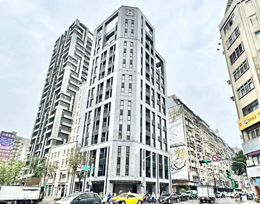 建北長春全新大樓可停休旅車位1.85米《住商南京建國店》 - Image 2