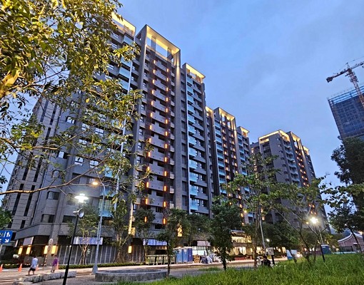 ☎央泱長虹☎邊間採光大客廳+平車【全新成屋裝潢】 - Image 15