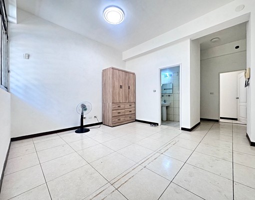 🉑寵🉑租補|沙鹿市心現況出租.5套房.前院停車 - Image 1