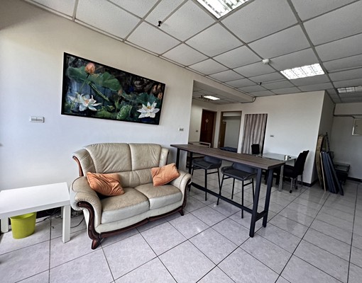 巨城商圈、高樓層景觀3房、可租補 - Image 3