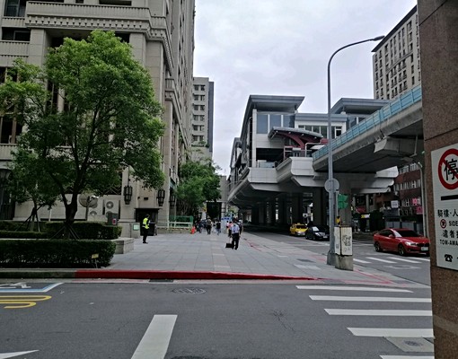 康寧路一段《壹樓》套房 - Image 3