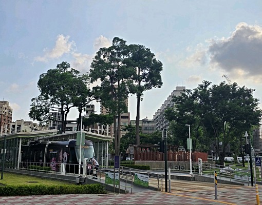 五塊厝捷運站凱旋輕軌全新豪華大套房 - Image 13