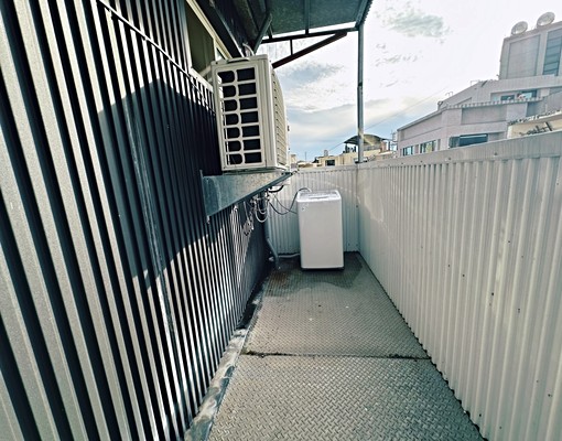 新洗衣機陽台草屯市區~寶島村旁~電梯套房 - Image 11