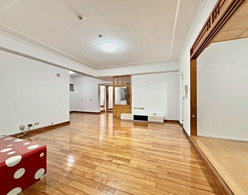 北屯松竹車站旁3+1房超大空間有電梯有平面大車位 - Image 8