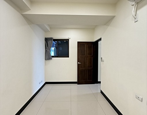 中和捷運大3房、平面車位另租、傢俱可談 - Image 9