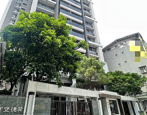 近捷運、6年屋四房、平面車位另租、可租補 - Image 1