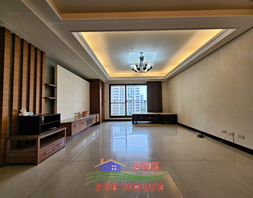 竹北租屋。近水圳公園高鐵豪宅四房。可寵雙車位三陽台家具可談 - Image 2