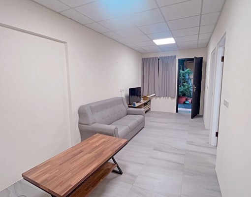 可租補！烏日高鐵五分鐘！低總價精美透天 - Image 1