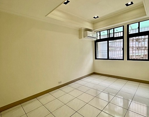 易居⭐近重慶國小/公寓空屋2樓/重新整修可營登做工作室 - Image 3
