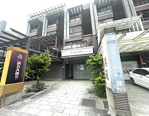 ☎豐田三路透天有電梯(適中醫診所.有天然瓦斯)門口可停車☎ - Image 1