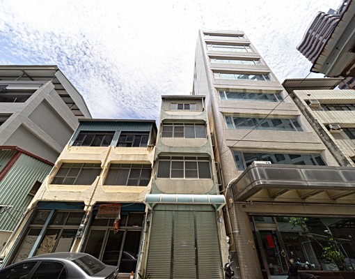 鹽埕瀨南街透天店住 - Image 1