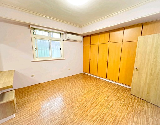 中正路4房邊間採光佳有冷氣低樓層/全新整理(可申請租屋補助) - Image 7