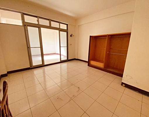 邊間~南埔商圈/機能棒/整棟1-4樓5房透天 - Image 8