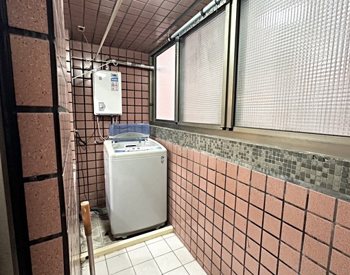 租屋補助。四房兩廳兩衛兩陽台。平面車位。可入戶籍 - Image 14