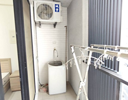 廁所開窗乾濕分離、獨立陽台洗衣機、近南科市區★可短租半年 - Image 10