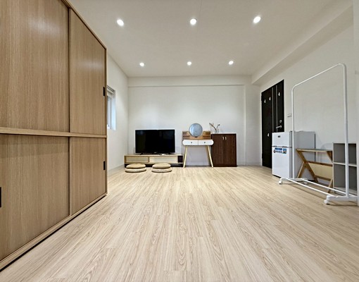 小港公園旁近全新裝潢家電8坪大套房住宅出租可租補 - Image 1