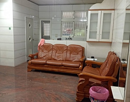 1F可做店面、住家兼工作室、可停二部車 - Image 1
