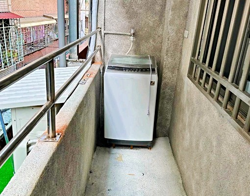 三重國小捷運介壽廣場正義商圈百萬裝修一房一廳一廚房魔術大空間 - Image 10