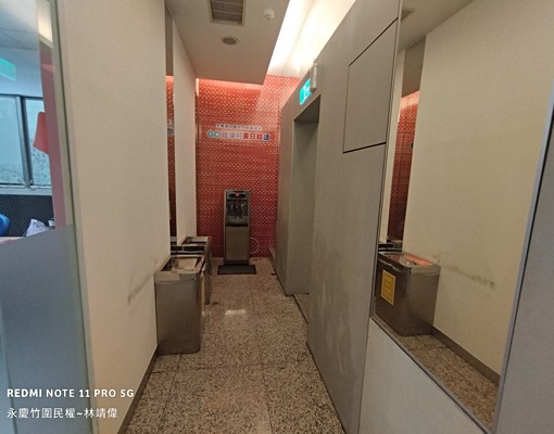 (♥д♥)淡水學府路黃金地段・捷運旁百坪商用大空間~英專商圈 - Image 12