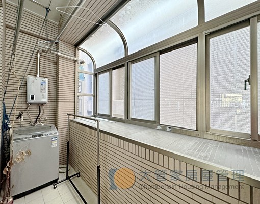 近竹北國小高中挑高三房美屋~附子母車位♥ - Image 3