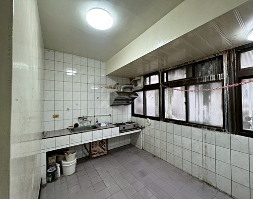 中和蛋黃區大兩房(非頂樓加蓋) - Image 7