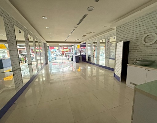 竹東「黃金店面」麥當勞商圈,超熱鬧!文武百業都可以 - Image 2