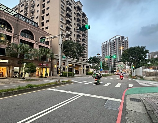 青埔高鐵站前二樓店面=樂居青埔小樂 - Image 8