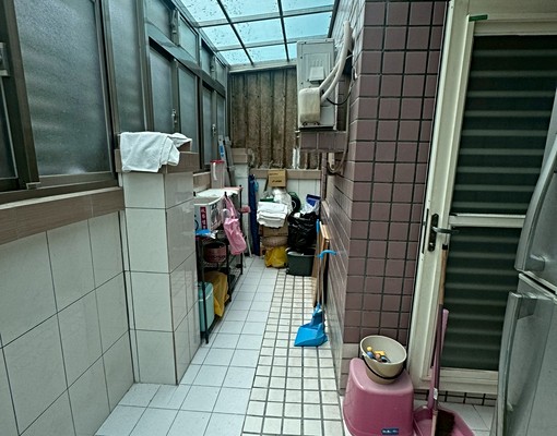 八里中山路二段市場旁~一樓庭院戶坡道平面車位!! - Image 9